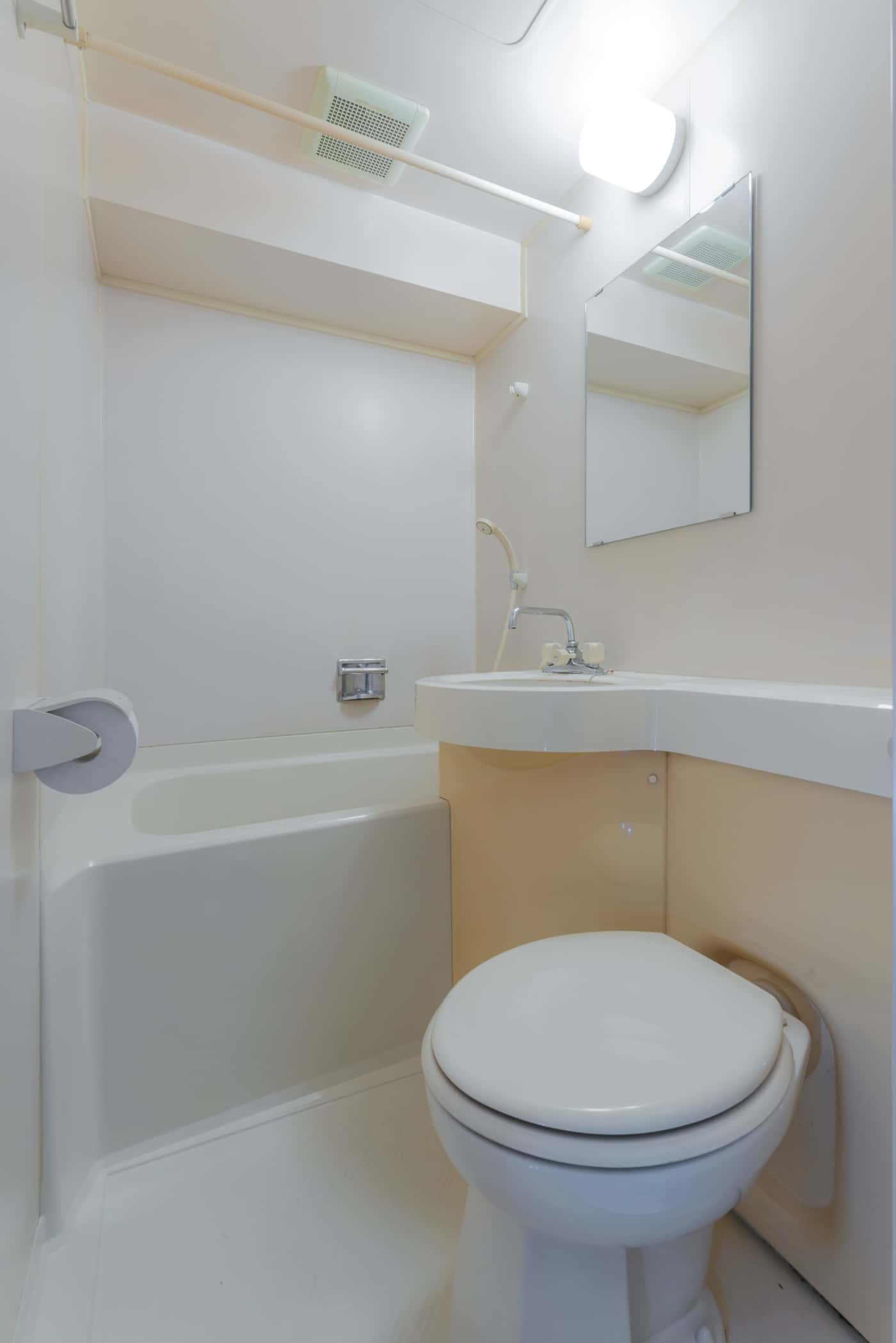 Room 201 — Nakano-shinbashi, Tokyo