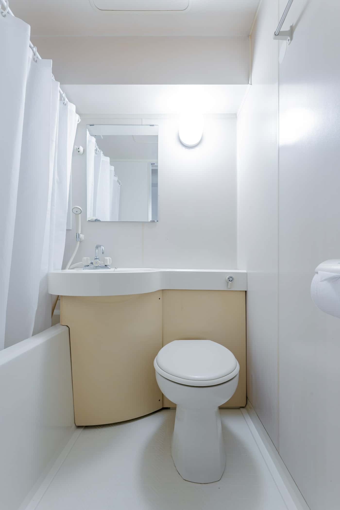 Room 202 — Nakano-shinbashi, Tokyo