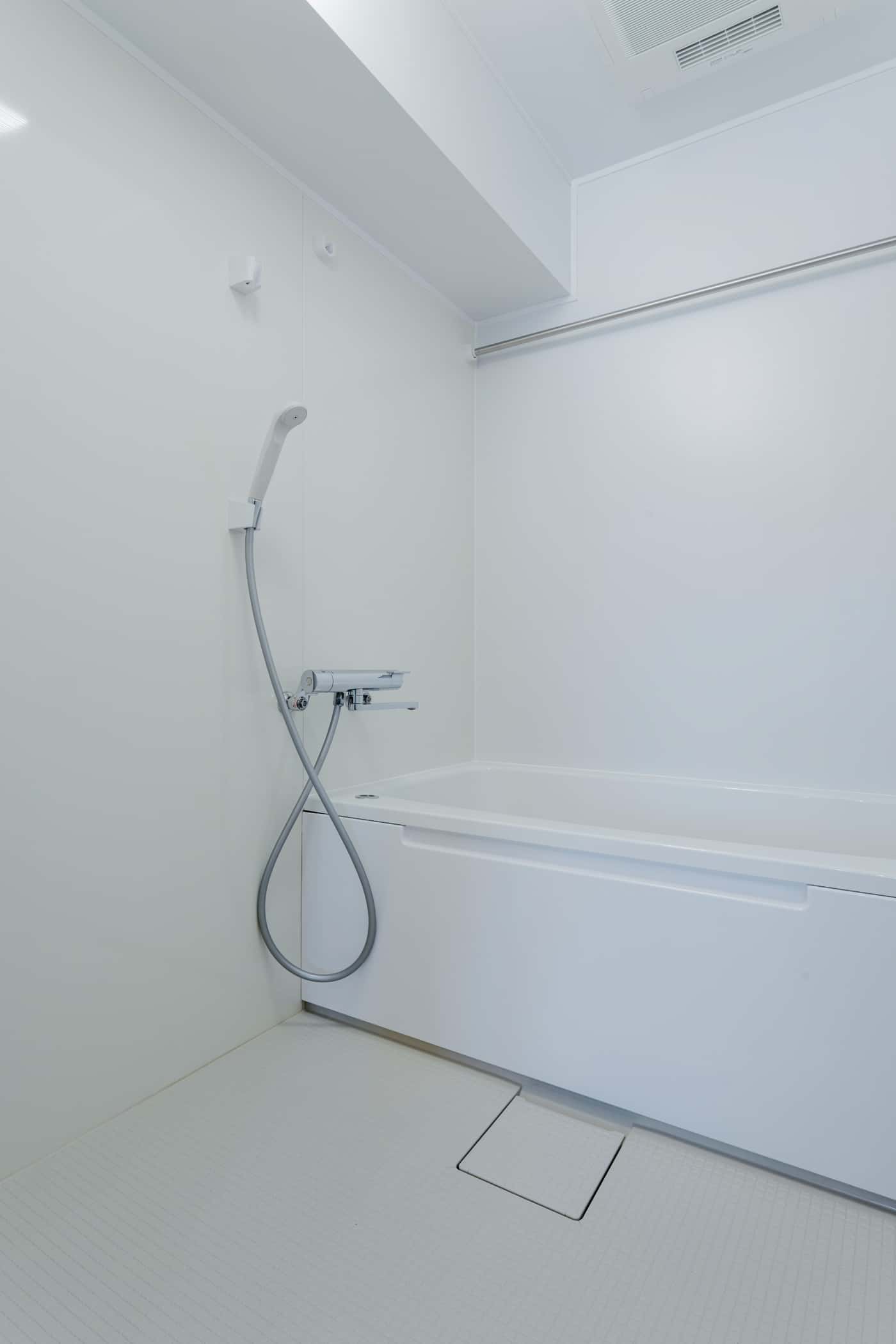 Room 701 — Top Floor — Nakano-shinbashi, Tokyo